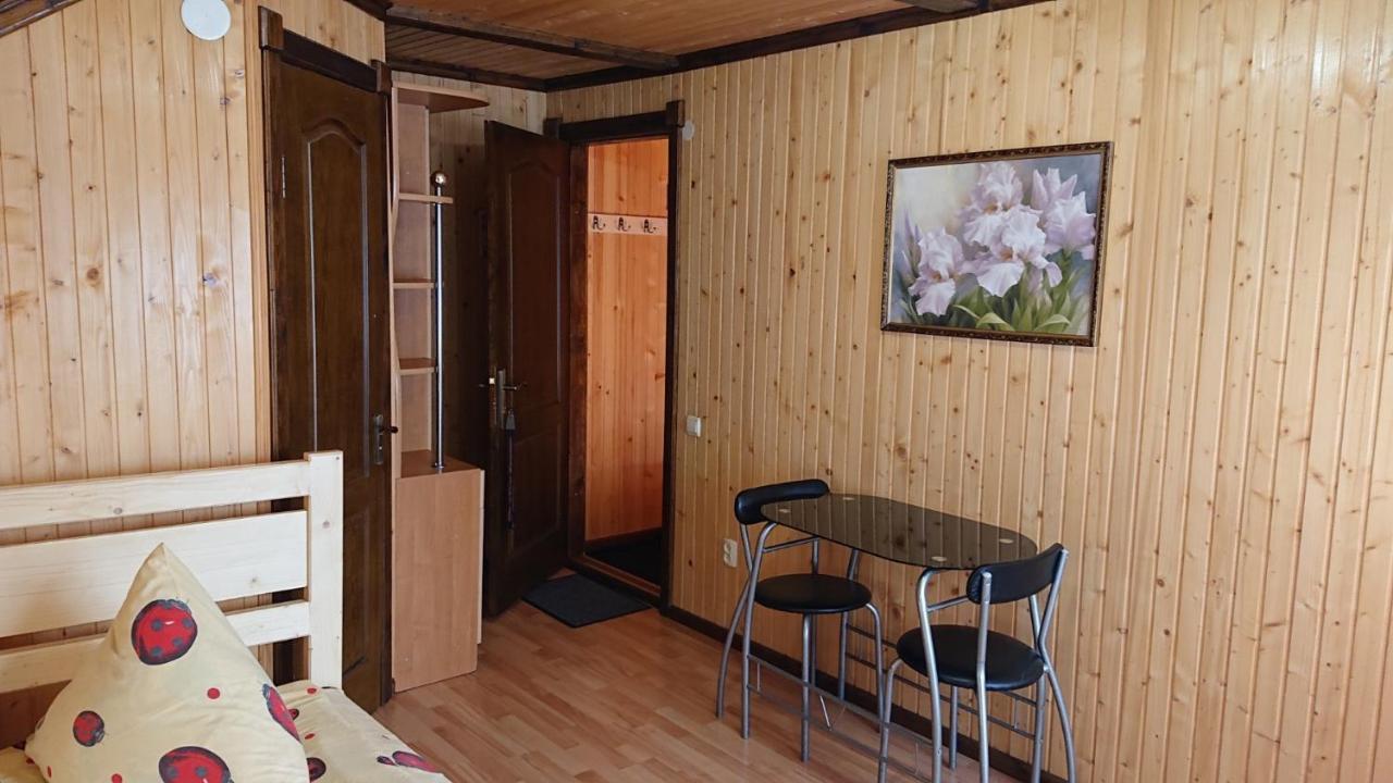 Любе Hotel Iablunîțea Exterior foto