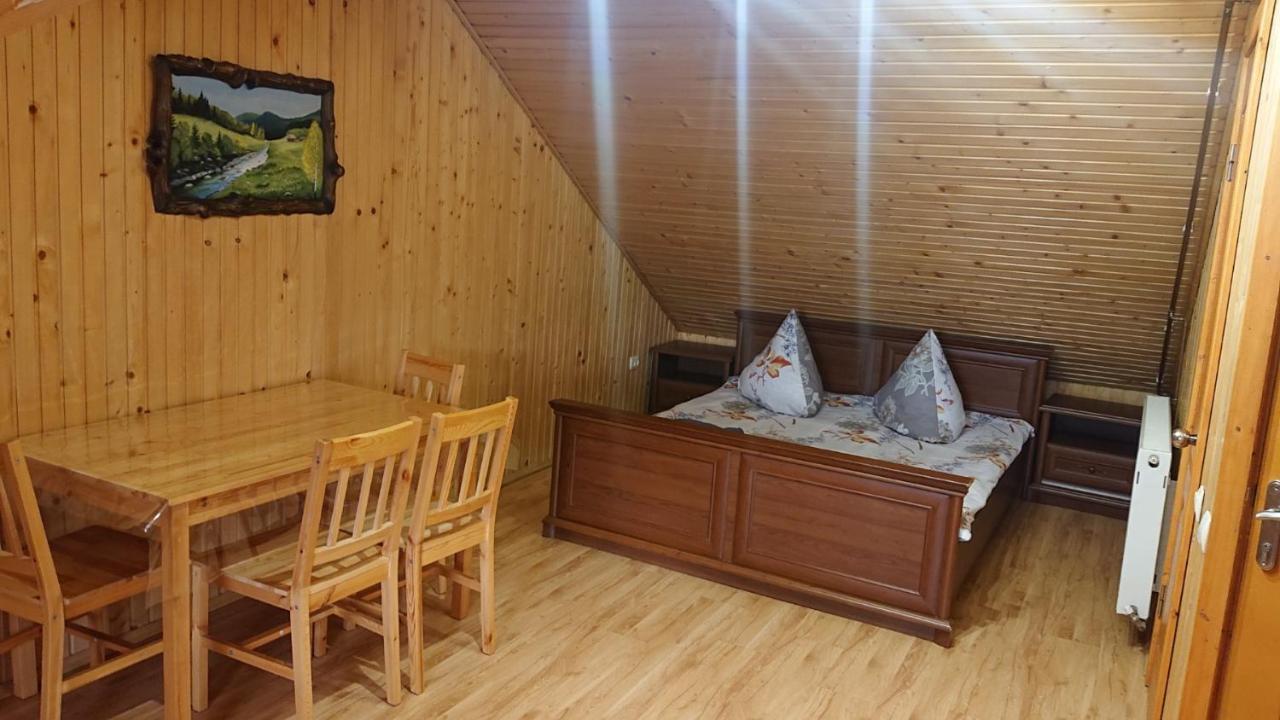 Любе Hotel Iablunîțea Exterior foto