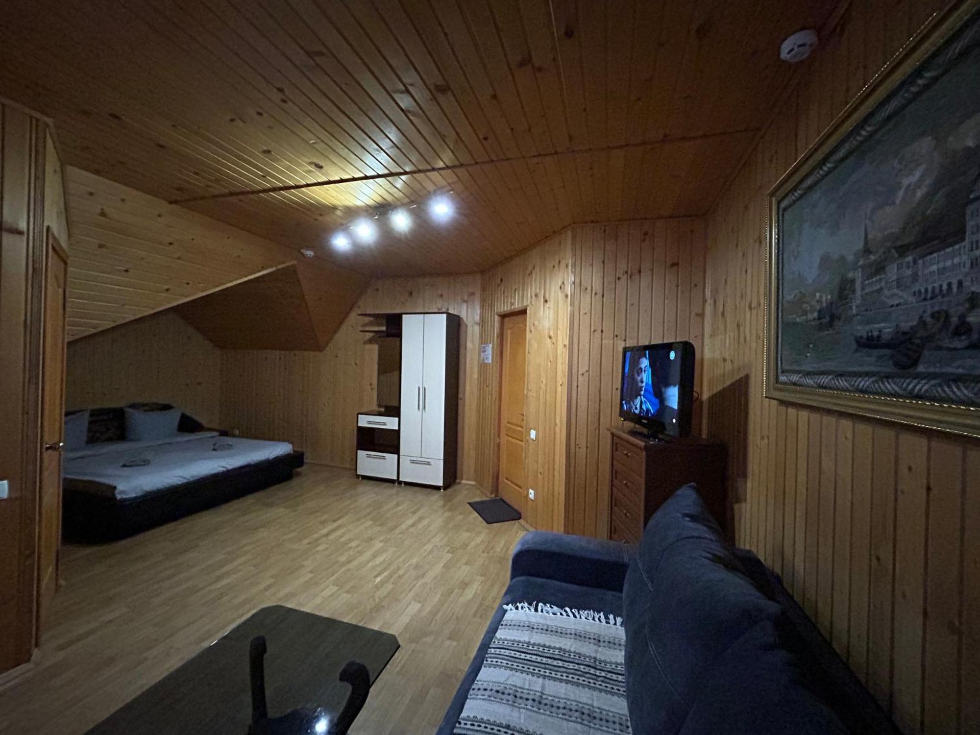 Любе Hotel Iablunîțea Exterior foto