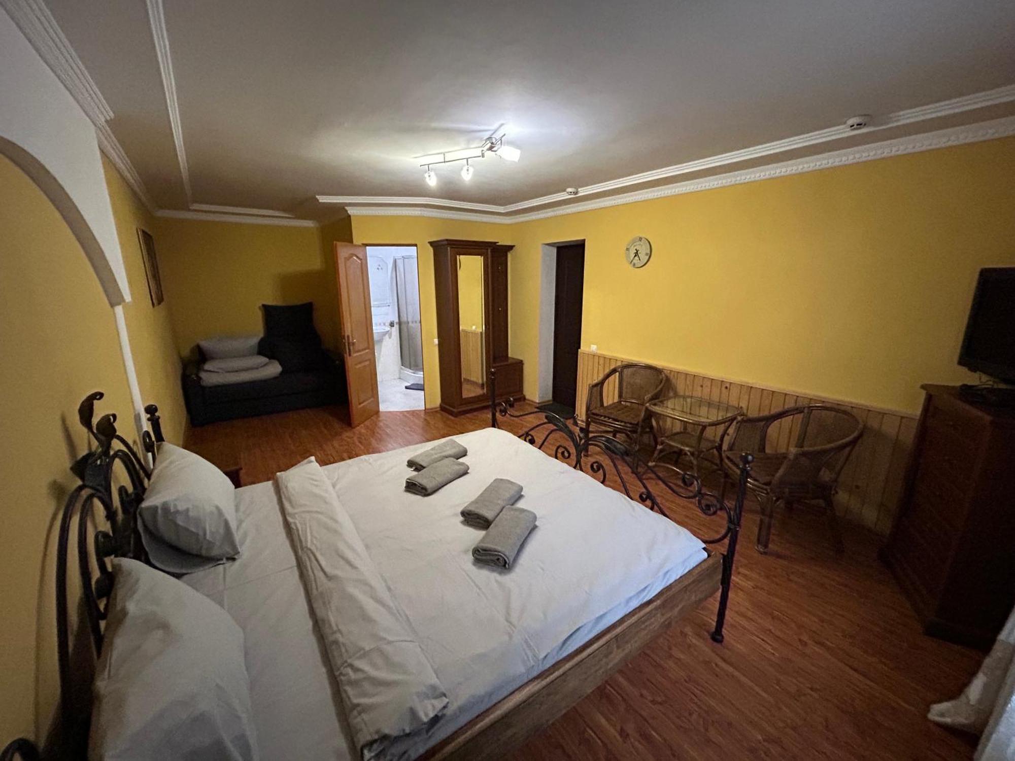 Любе Hotel Iablunîțea Exterior foto