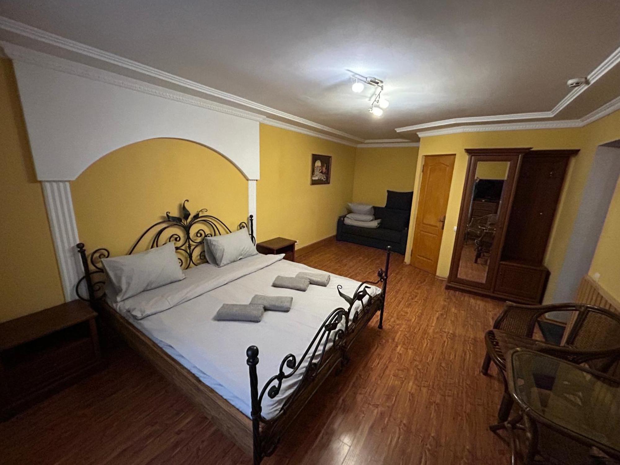 Любе Hotel Iablunîțea Exterior foto