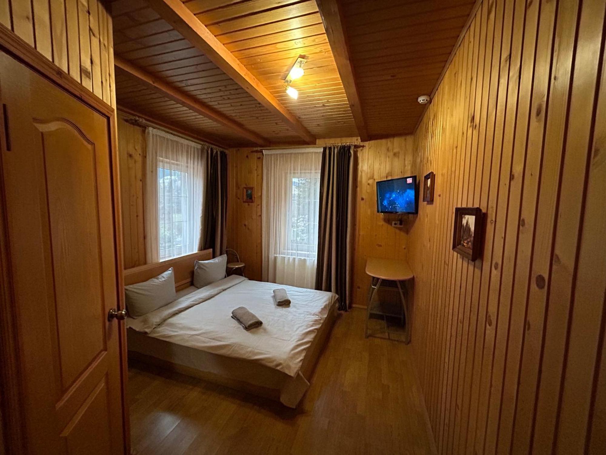 Любе Hotel Iablunîțea Exterior foto