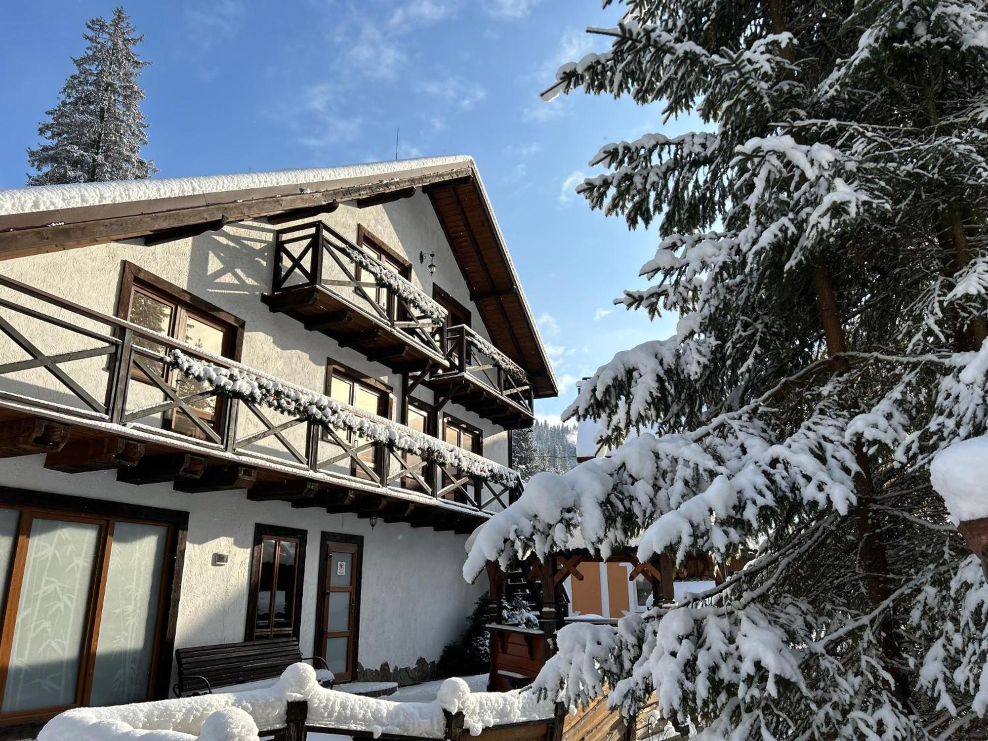 Любе Hotel Iablunîțea Exterior foto