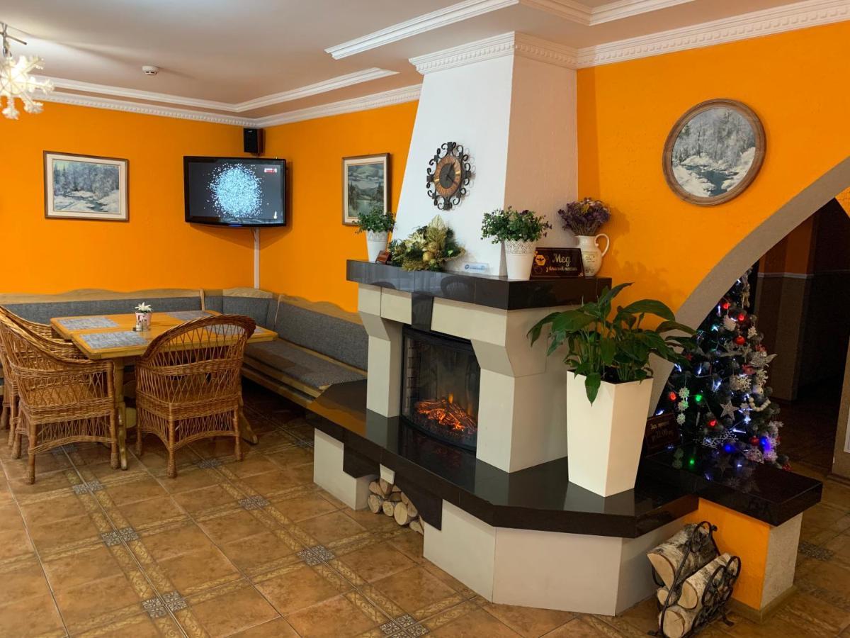 Любе Hotel Iablunîțea Exterior foto